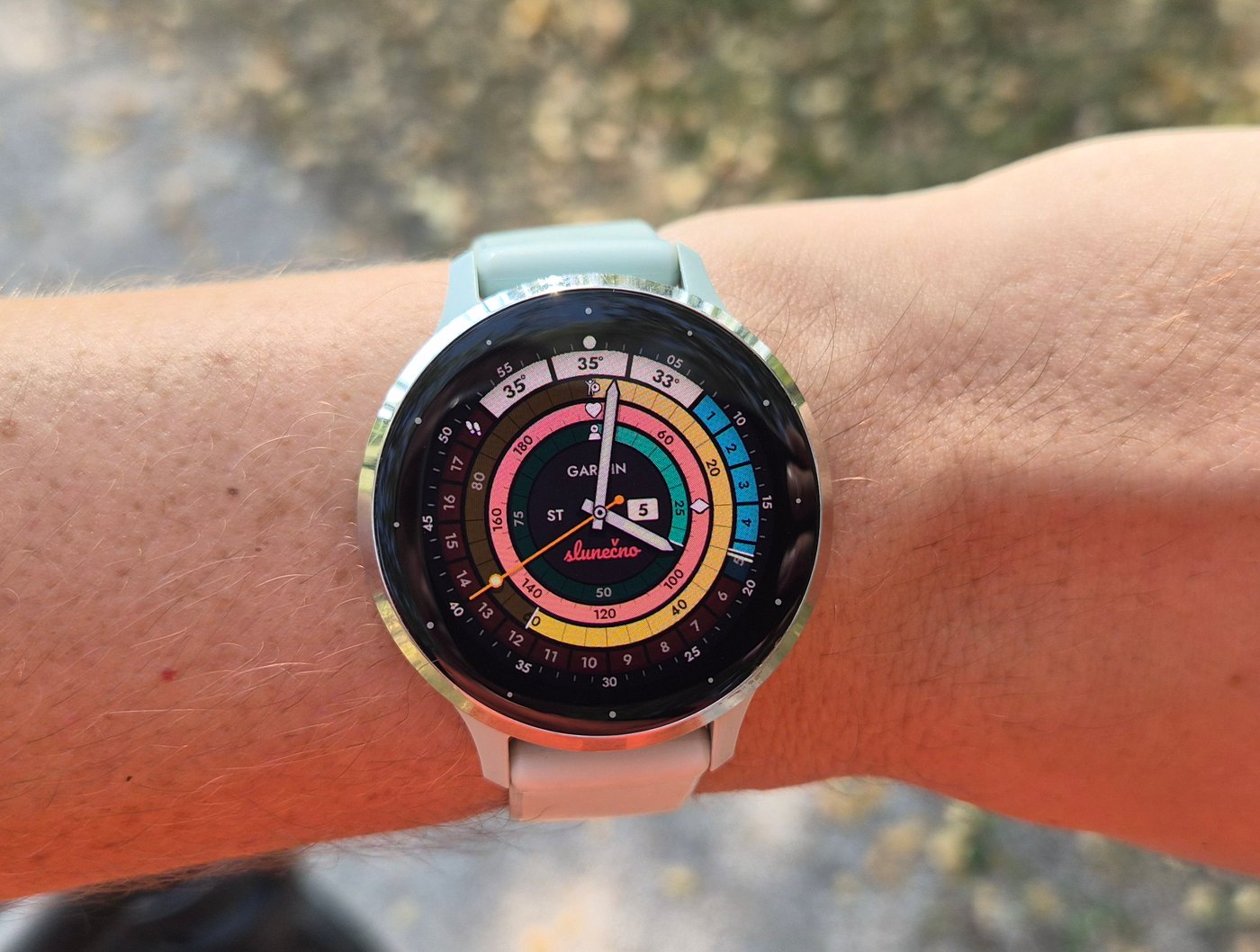 Colorama on a Garmin Venu 3 outdoors on a sunny afternoon